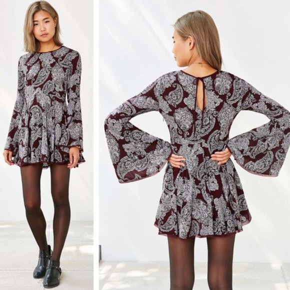 Anthropologie Dresses & Skirts - Ecote Bell Sleeve Paisley Sascha Dress Size 4